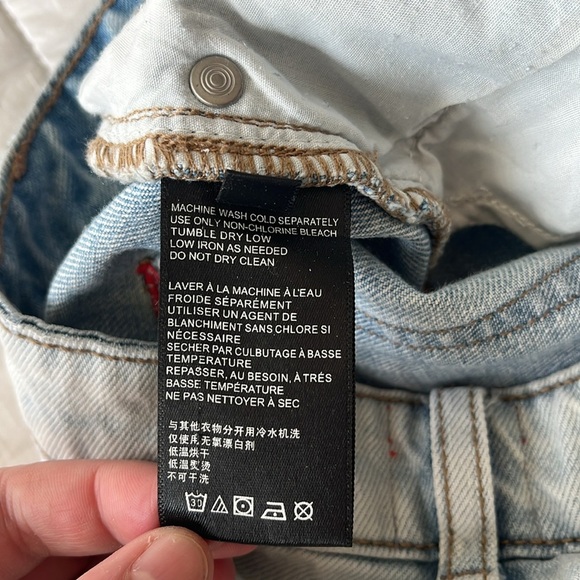 BDG Distressed High Rise Mom Jean 27 Light Wash - Picture 12 of 13